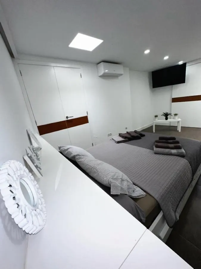 شقة Apartamento Playa Chica, Vistas Al Mar Lanzarote بويرتو ذيل كارمين إسبانيا